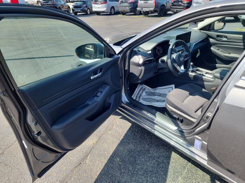 New 2025 Nissan Altima 2.5 SV w/ SV Special Edition Package image 10