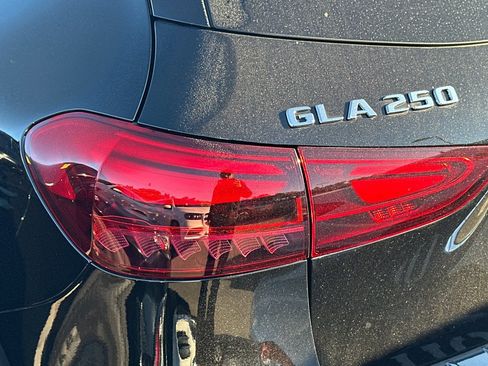 Used 2025 Mercedes-Benz GLA 250 image 10