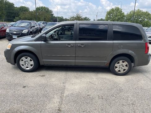 Used 2010 Dodge Grand Caravan SE w/ Climate Group FWD image 5