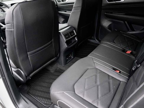 New 2026 Volkswagen Atlas Cross Sport SE image 36