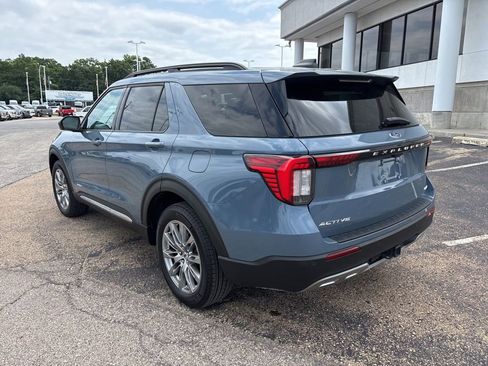 Certified 2025 Ford Explorer Active w/ Active Comfort Package AWD/4WD image 5