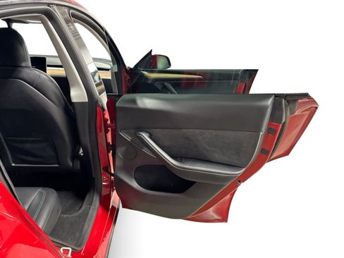 Certified 2023 Tesla Model Y AWD image 12