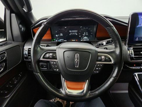 Used 2020 Lincoln Navigator Reserve image 18