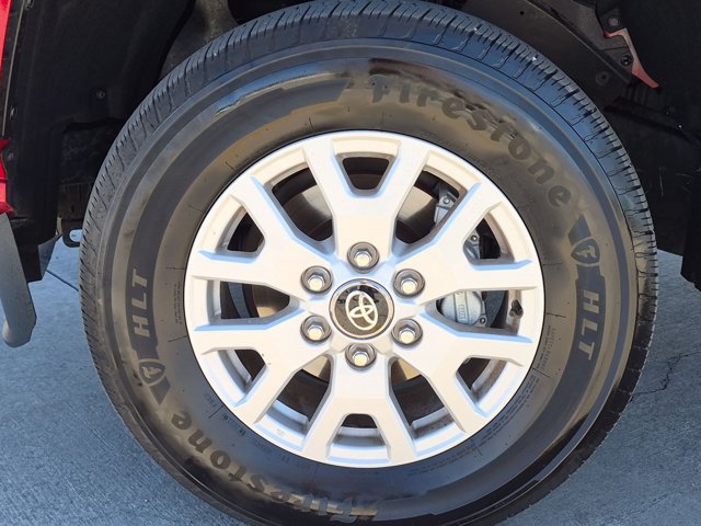 Used 2025 Toyota Tacoma SR5 AWD/4WD image 22
