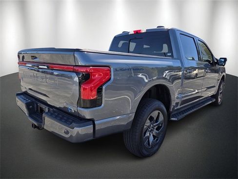 Used 2023 Ford F150 Lightning Lariat w/ Max Trailer Tow Package image 4