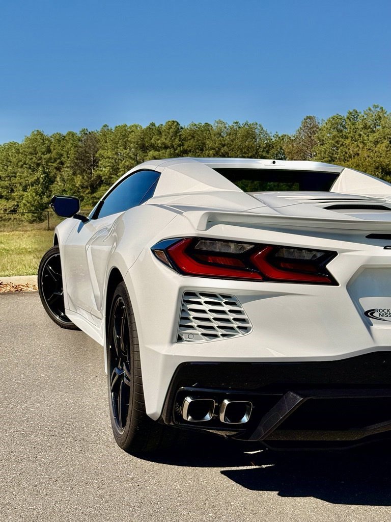 Used 2022 Chevrolet Corvette Stingray Convertible w/ 1LT RWD image 2