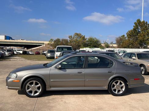 Used 2001 Nissan Maxima SE w/ (W08) Meridian Edition Pkg FWD image 3