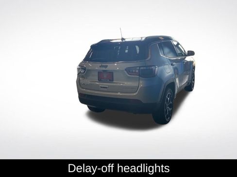 Used 2025 Jeep Compass Limited AWD/4WD image 17