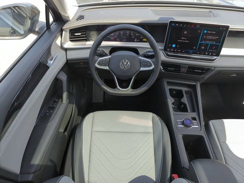 New 2026 Volkswagen Tiguan SE image 14