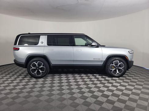 Used 2024 Rivian R1S Adventure AWD/4WD image 6