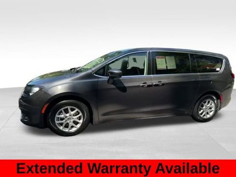 Used 2023 Chrysler Voyager LX FWD image 3