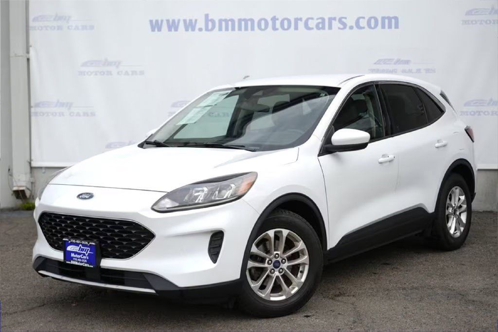 Used 2020 Ford Escape SE FWD image 2