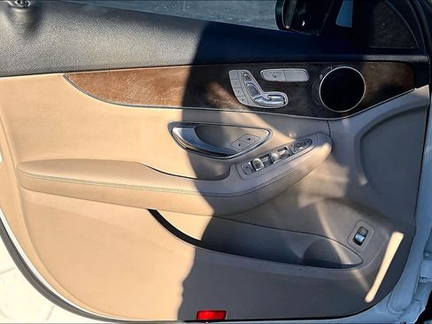Used 2017 Mercedes-Benz C 300 Sedan image 22