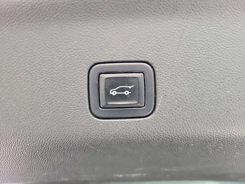 Used 2022 Cadillac Escalade ESV Sport image 17