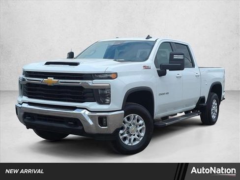 Used 2024 Chevrolet Silverado 2500 LT image 1
