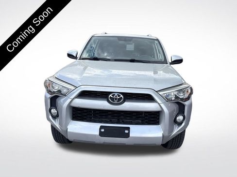 Used 2015 Toyota 4Runner SR5 AWD/4WD image 2