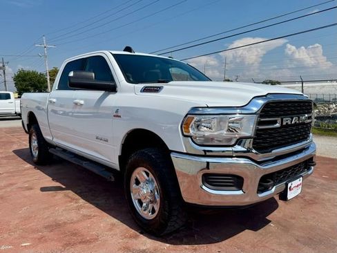 Used 2022 RAM 2500 Big Horn AWD/4WD image 3