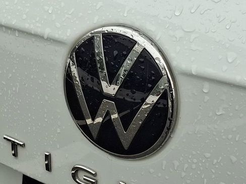 Used 2023 Volkswagen Tiguan SE R-Line AWD/4WD image 30