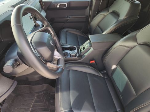 Used 2025 Ford Bronco Badlands AWD/4WD image 15
