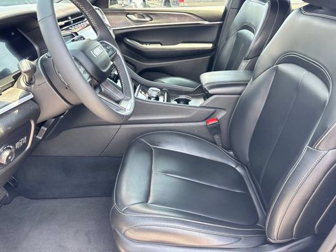 Used 2024 Jeep Grand Cherokee L Limited AWD/4WD image 13