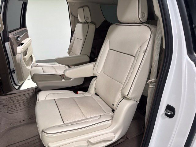 Used 2023 GMC Yukon XL Denali w/ Denali Reserve Package AWD/4WD image 27