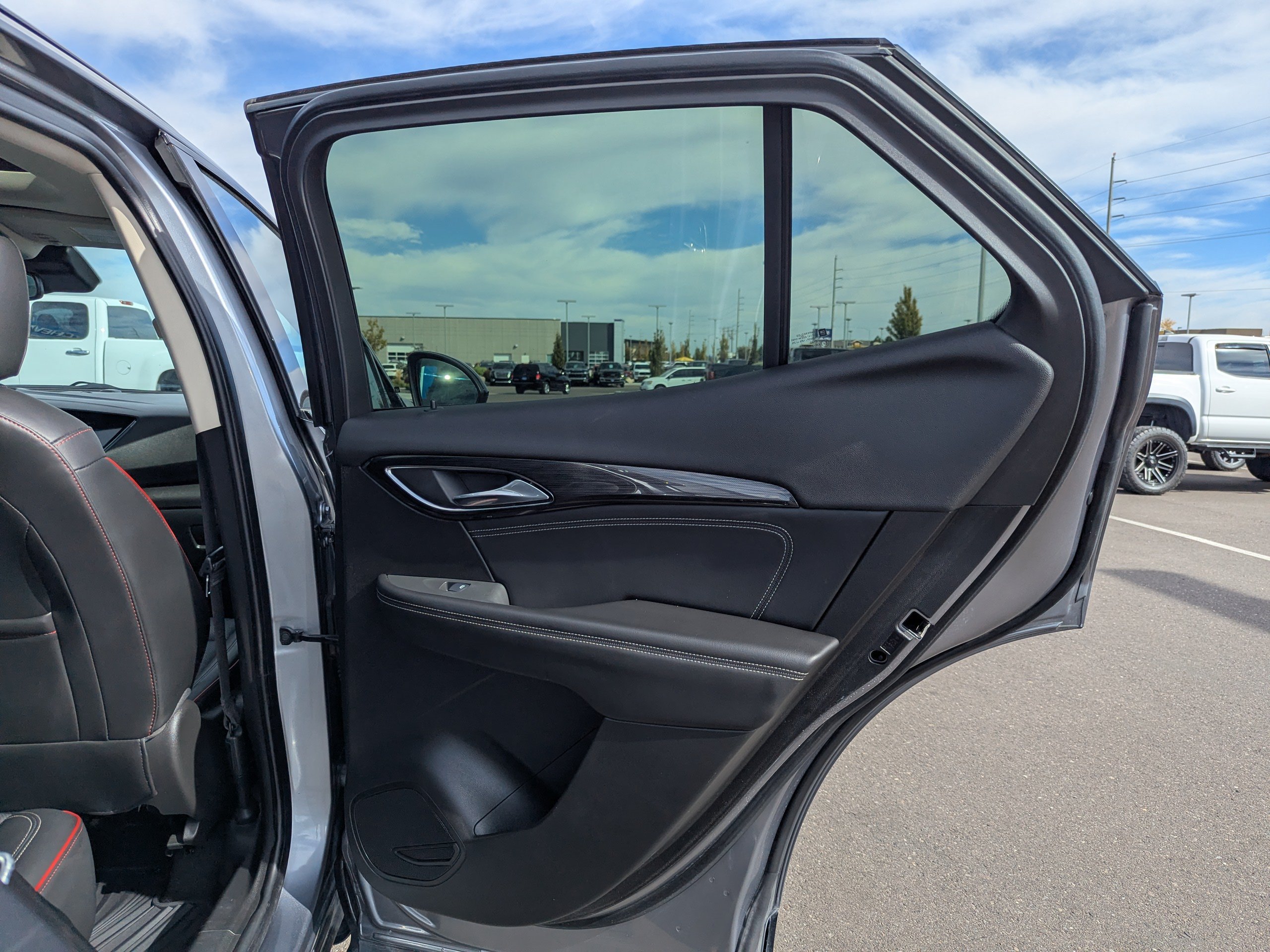 Used 2022 Buick Envision Essence w/ Sport Touring Package AWD/4WD image 37