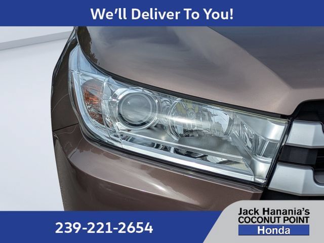 Used 2018 Toyota Highlander XLE FWD image 10