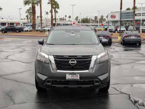 New 2025 Nissan Pathfinder SV image 7