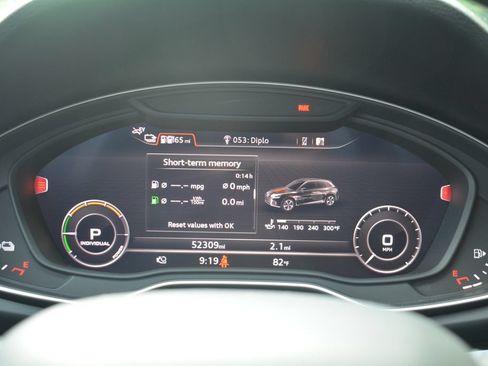 Used 2020 Audi Q5 e Premium w/ Convenience Package AWD/4WD image 14