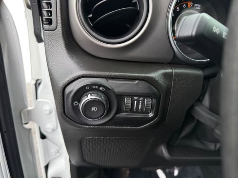 Used 2022 Jeep Wrangler Unlimited Sport AWD/4WD image 17
