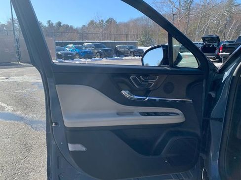 Used 2025 Lincoln Corsair AWD w/ Equipment Group 101A image 24