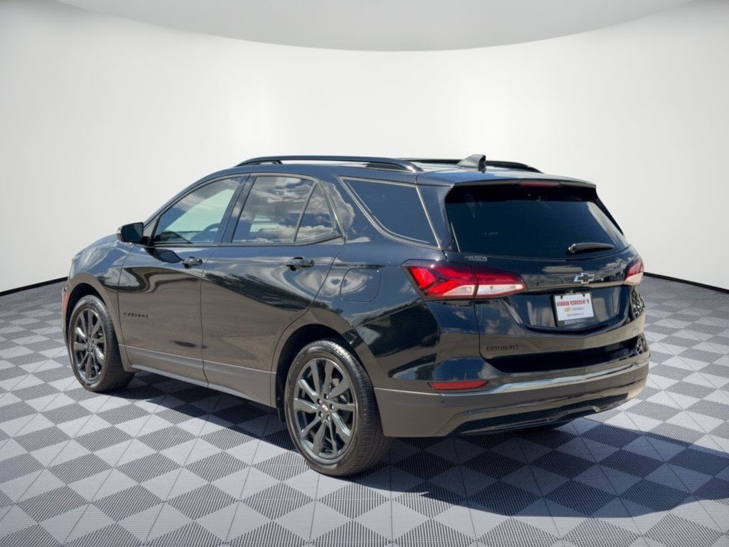Used 2023 Chevrolet Equinox RS FWD image 3