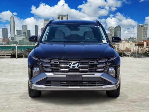 Used 2025 Hyundai Tucson SEL FWD image 2