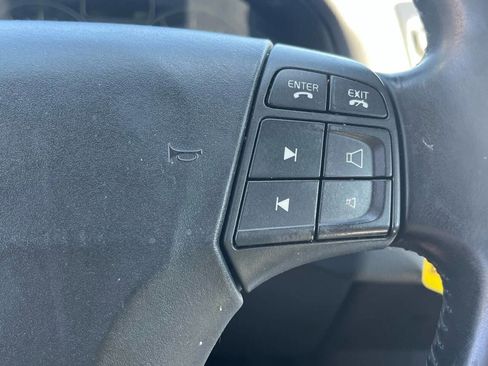 Used 2011 Volvo C30 T5 w/ Preferred Pkg image 8