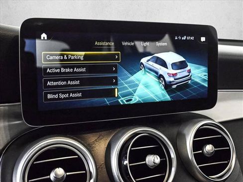 Used 2021 Mercedes-Benz GLC 300 image 16