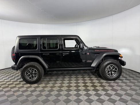 Certified 2024 Jeep Wrangler Unlimited Rubicon AWD/4WD image 6