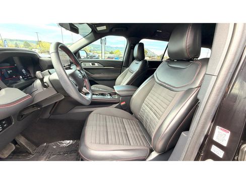 Used 2025 Ford Explorer ST-Line AWD/4WD image 18