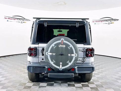 Used 2019 Jeep Wrangler Unlimited Sahara w/ Cold Weather Group image 7