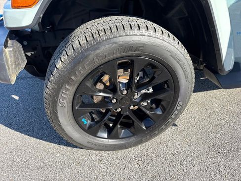 Used 2023 Jeep Wrangler Unlimited Sahara w/ Cold Weather Group image 20