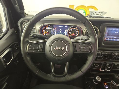 Certified 2020 Jeep Gladiator Sport w/ Quick Order Package 24S image 15