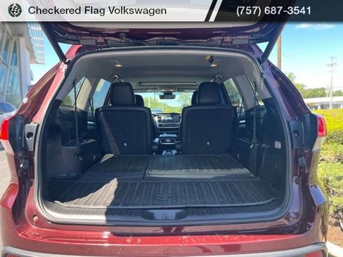 Used 2019 Toyota Highlander XLE AWD/4WD image 34
