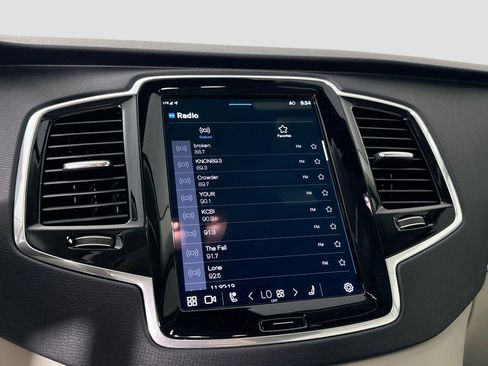 New 2025 Volvo XC90 T8 Plus w/ Protection Package Premier image 10