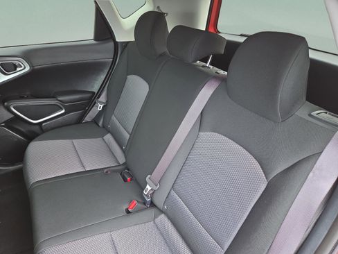 Used 2023 Kia Soul S image 28