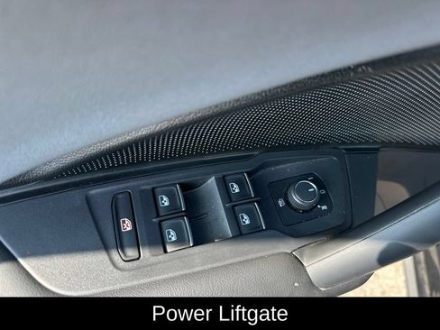 Used 2025 Volkswagen Tiguan SE R-Line FWD image 14