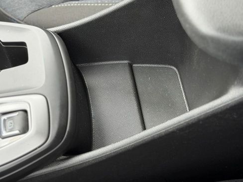 Used 2025 Chevrolet Trax RS w/ Sunroof Package FWD image 13