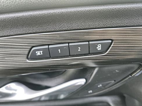 Used 2024 GMC Terrain SLT image 19