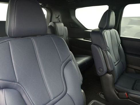 New 2026 INFINITI QX80 4WD w/ Sport Exterior Package image 40