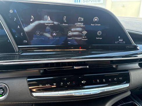 Used 2024 Cadillac Escalade ESV Sport AWD/4WD image 16
