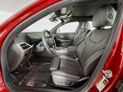 Used 2025 BMW 330i Sedan w/ M Sport Package image 22