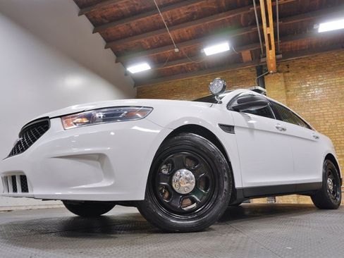 Used 2019 Ford Taurus Police Interceptor AWD image 3